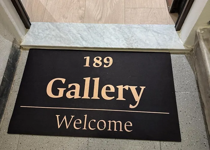 Vacanze Gallery 189 Vicino Stazione 斯培西亚